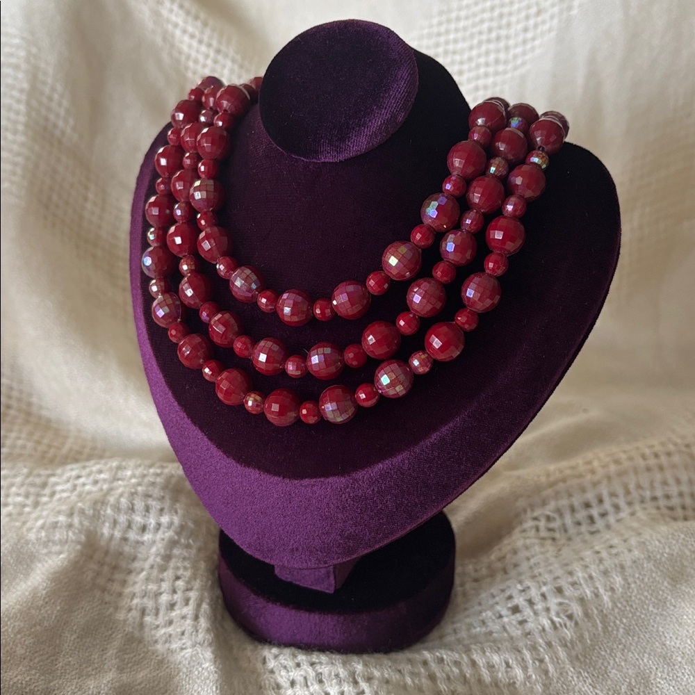Premier Designs Burgundy Beaded Necklace Statement Jewelry Great Condition